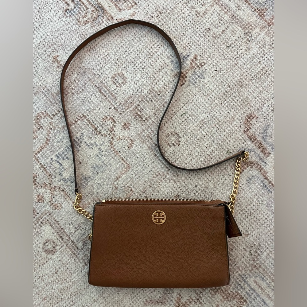 Tory Burch Everly Crossbody - like new!